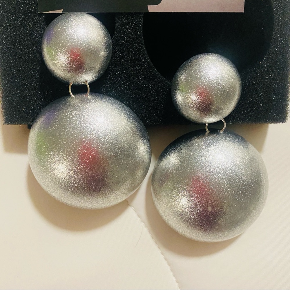 NEW Tarja Balloons Earrings Clip-On Earrings in Silver - Picture 9 of 14